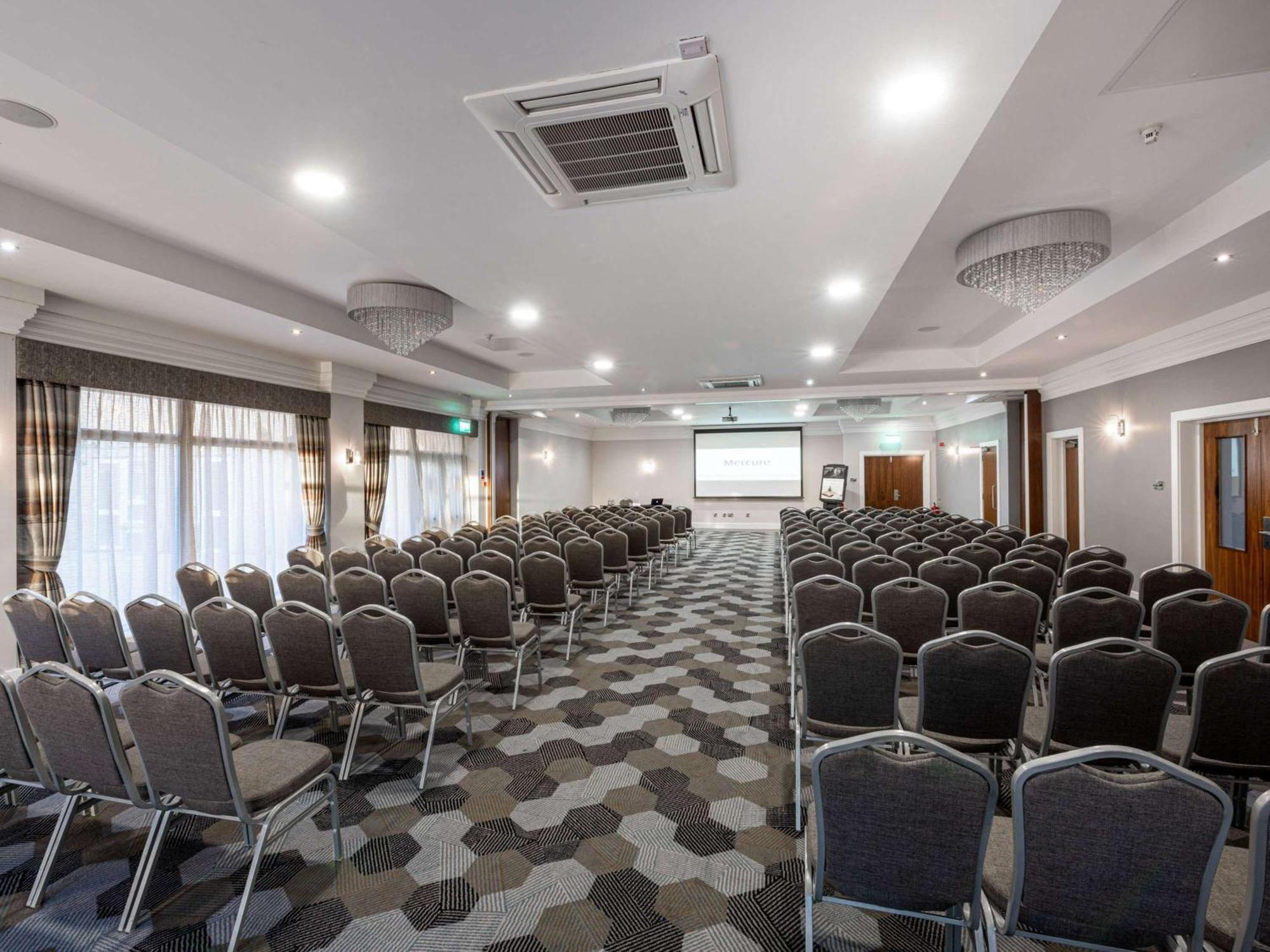 Mercure Manchester Norton Grange Hotel & Spa Rochdale Exterior photo