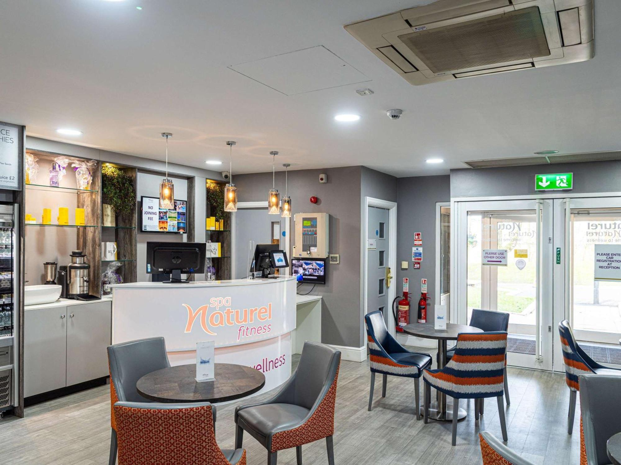 Mercure Manchester Norton Grange Hotel & Spa Rochdale Exterior photo