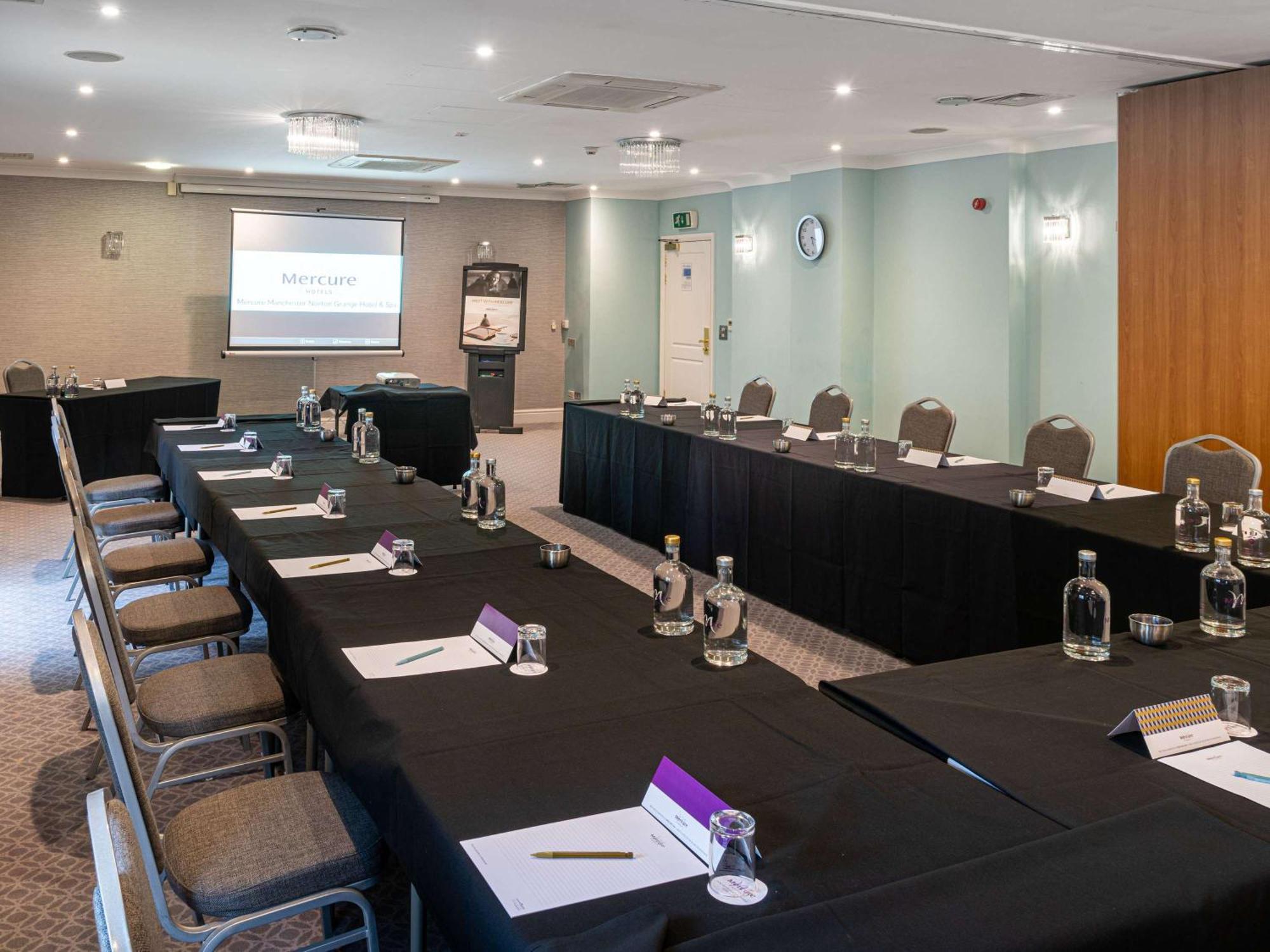 Mercure Manchester Norton Grange Hotel & Spa Rochdale Exterior photo