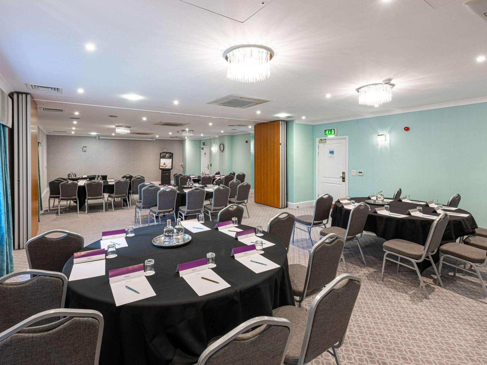 Mercure Manchester Norton Grange Hotel & Spa Rochdale Exterior photo