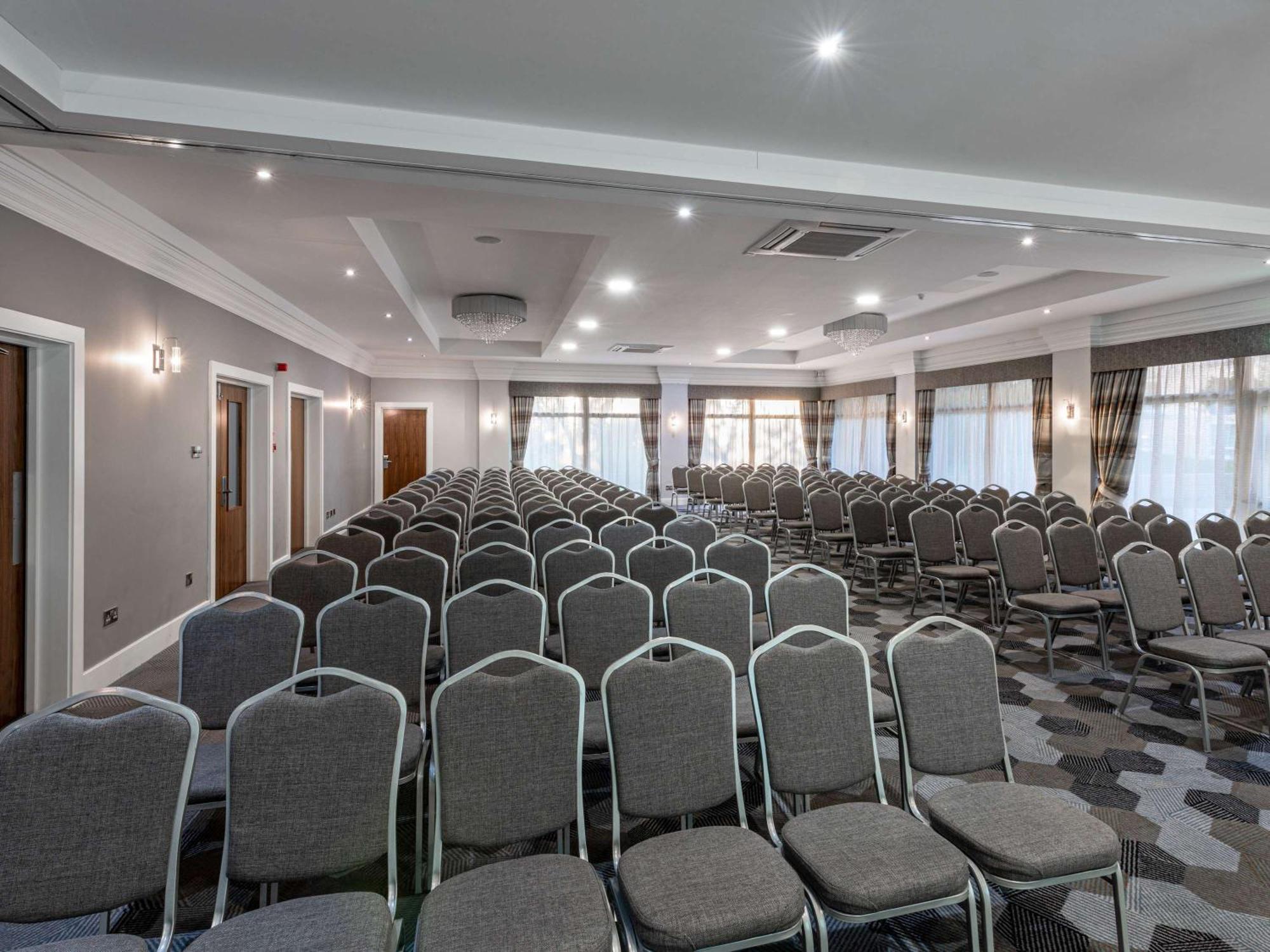 Mercure Manchester Norton Grange Hotel & Spa Rochdale Exterior photo