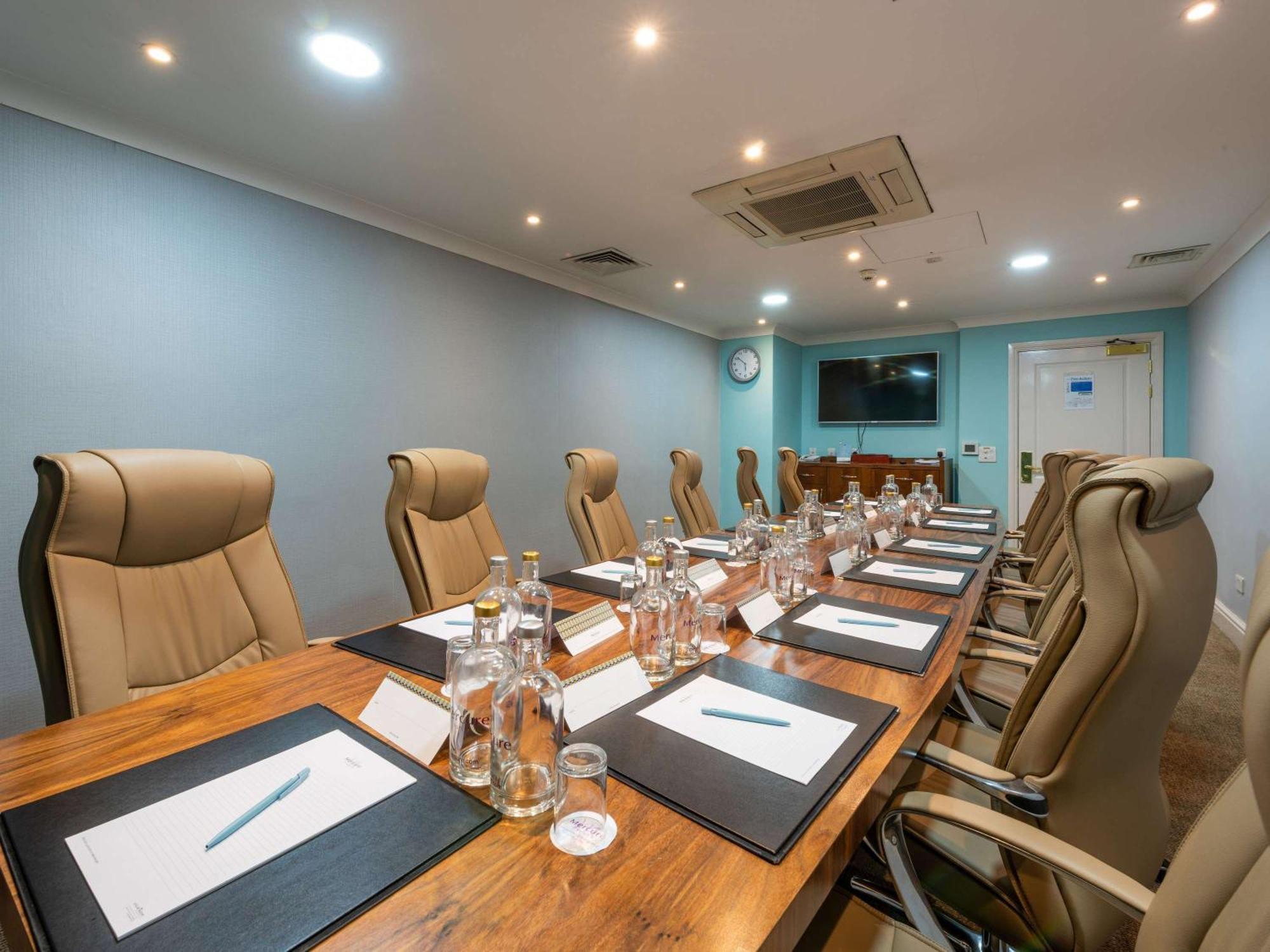 Mercure Manchester Norton Grange Hotel & Spa Rochdale Exterior photo
